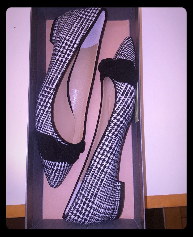 Houndstooth fabric Ann Taylor flats.